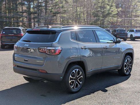 Certified 2022 Jeep Compass Limited AWD/4WD image 5
