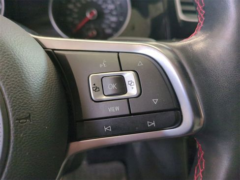 Used 2021 Volkswagen GTI SE image 19