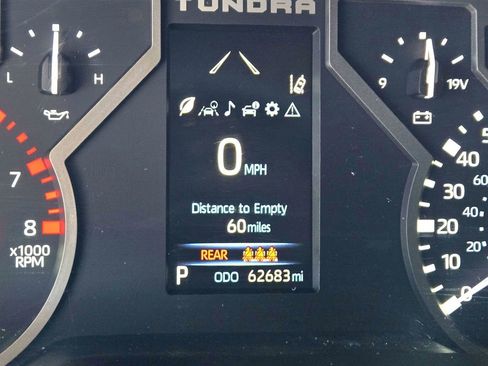 Used 2022 Toyota Tundra SR5 w/ SR5 Convenience Package image 10