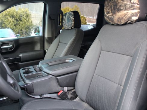 Used 2021 Chevrolet Silverado 1500 Custom Trail Boss w/ Midnight Edition image 9