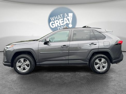 Used 2022 Toyota RAV4 XLE w/ Convenience Package AWD/4WD image 7
