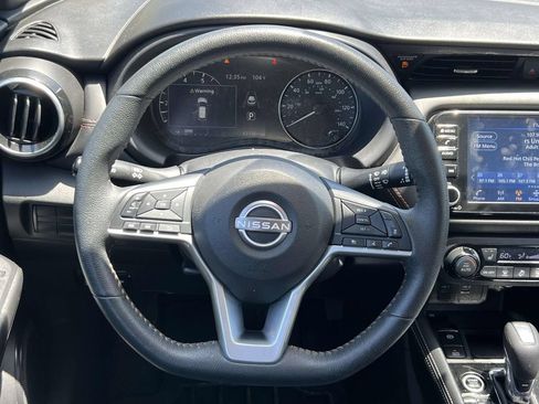 Used 2023 Nissan Kicks SR w/ SR Premium Package FWD image 13