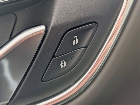 Certified 2022 Chevrolet Tahoe Z71 w/ Z71 Off-Road Package image 11