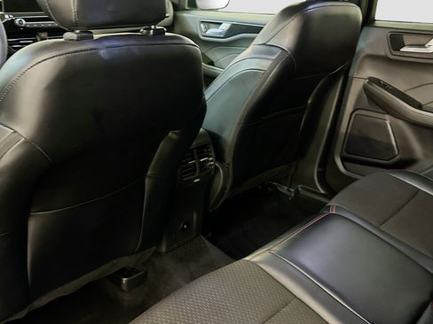 Used 2024 Ford Escape ST-Line image 27