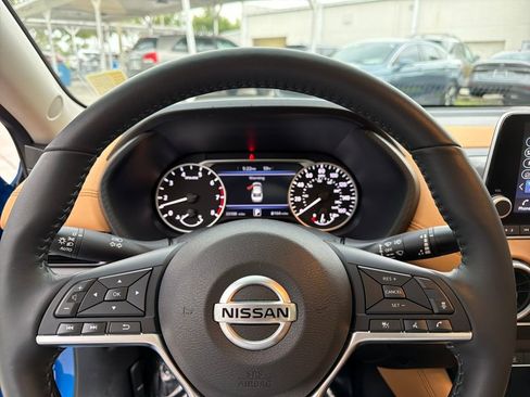 Used 2023 Nissan Sentra SV w/ SV Premium Package image 22