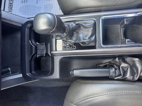 Used 2019 Toyota Tacoma TRD Sport w/ Technology Package image 15