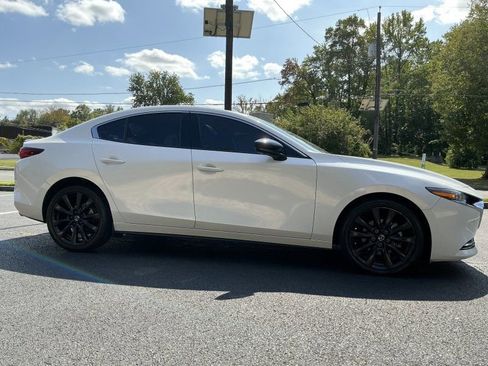 Used 2022 MAZDA MAZDA3 s image 3