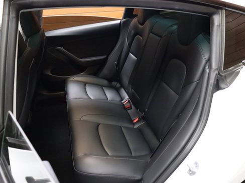 Used 2022 Tesla Model 3 Standard Range image 40