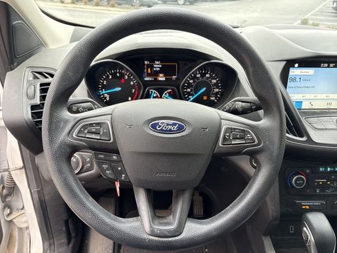 Used 2019 Ford Escape SE image 17