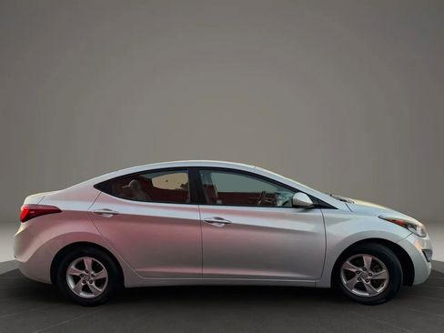 Used 2015 Hyundai Elantra SE image 9