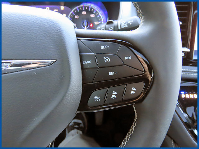 Used 2026 Chrysler Pacifica Limited w/ S Appearance Package FWD image 19