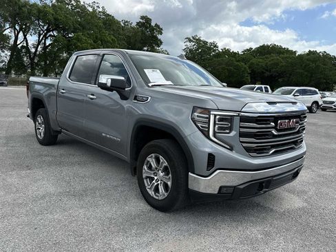 Used 2025 GMC Sierra 1500 SLT AWD/4WD image 3