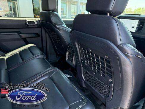 Used 2025 Ford Bronco Badlands AWD/4WD image 16