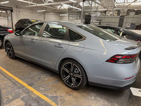 Used 2025 Honda Accord Sport image 26