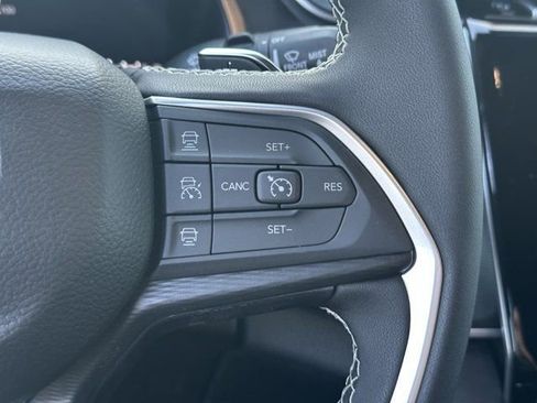 New 2025 Jeep Grand Cherokee L Laredo image 22