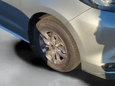 Used 2025 Toyota Sienna XLE image 22