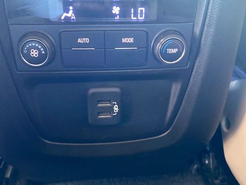 Used 2020 Buick Enclave Essence FWD image 27