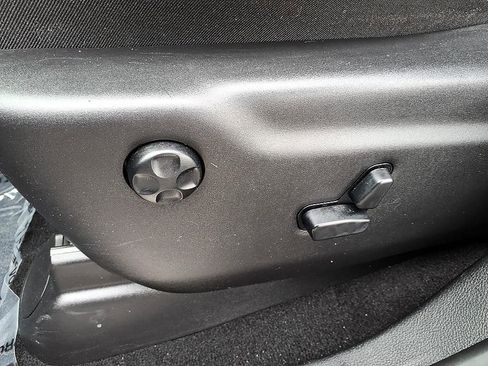 Used 2019 Jeep Grand Cherokee Limited X image 19