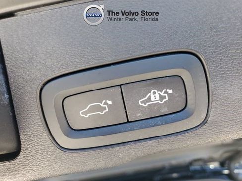Certified 2024 Volvo XC60 B5 Plus w/ Protection Package Premier AWD/4WD image 10