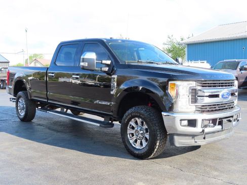 Used 2017 Ford F350 XLT w/ XLT Premium Package image 8