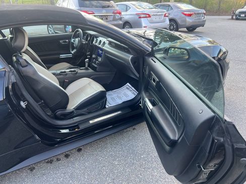 Used 2020 Ford Mustang Premium RWD image 9
