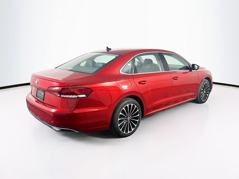 Used 2022 Volkswagen Passat 2.0T image 9