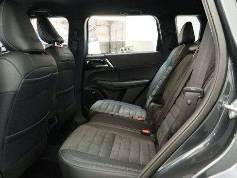 New 2026 Mitsubishi Outlander LE FWD image 24
