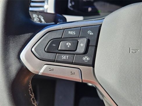 Used 2023 Volkswagen Atlas Cross Sport SE w/ Panoramic Sunroof Package image 27