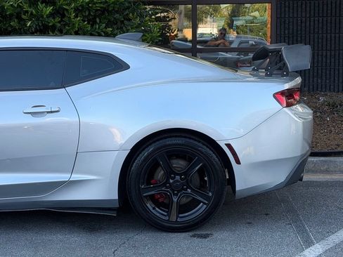 Used 2018 Chevrolet Camaro LT RWD image 11