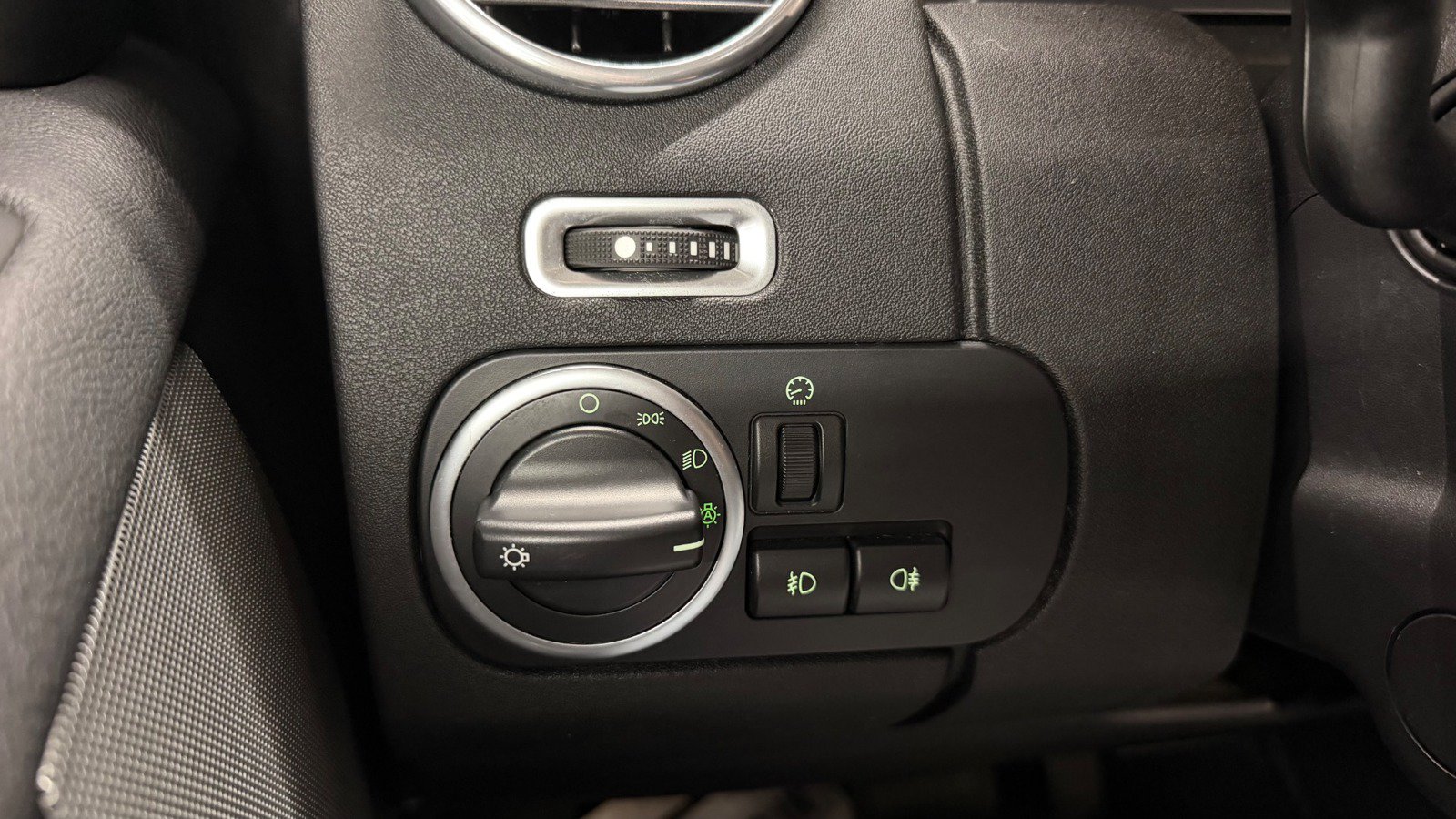 Used 2016 Land Rover LR4 HSE AWD/4WD image 45