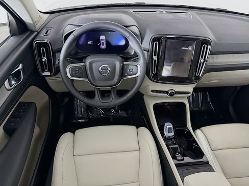 New 2026 Volvo XC40 B5 Plus w/ Protection Package Premier AWD/4WD image 23