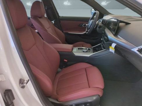 Used 2025 BMW 330i xDrive Sedan w/ Convenience Package image 28