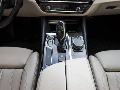 Used 2017 BMW 540i xDrive AWD/4WD image 27