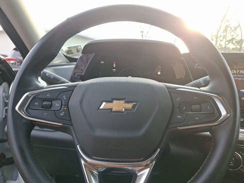 Used 2024 Chevrolet Trax LT w/ Driver Confidence Package image 18