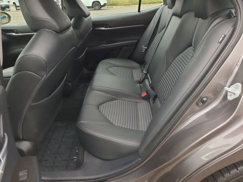 Used 2023 Toyota Camry SE w/ Cold Weather Package image 21