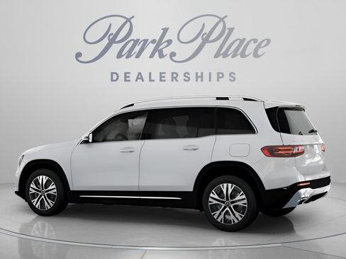 Used 2026 Mercedes-Benz GLB 250 image 11