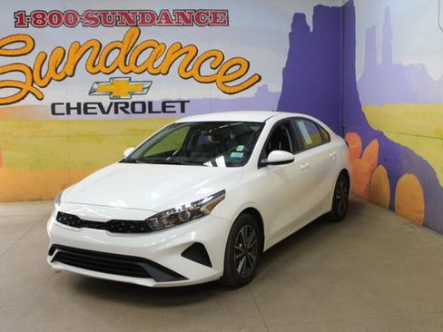 Used 2023 Kia Forte LXS FWD image 2