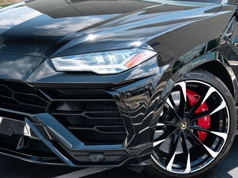 Used 2021 Lamborghini Urus AWD/4WD image 3