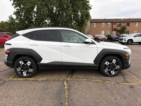 Used 2025 Hyundai Kona SEL FWD image 4