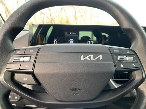 Used 2025 Kia K4 FWD image 27