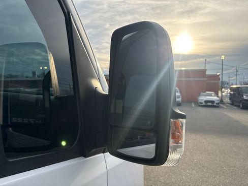 Used 2015 Mercedes-Benz Sprinter 2500 image 19