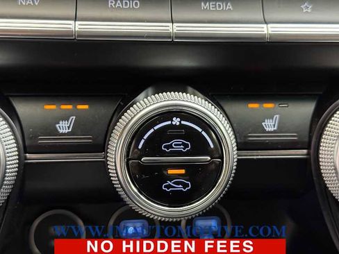 Used 2022 Genesis G70 2.0T image 36