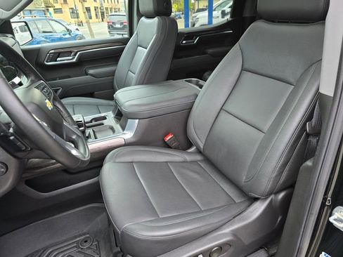 Used 2025 Chevrolet Silverado 1500 LTZ w/ LTZ Premium Package image 31