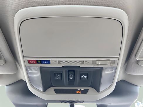 Used 2023 Subaru Forester Limited image 36