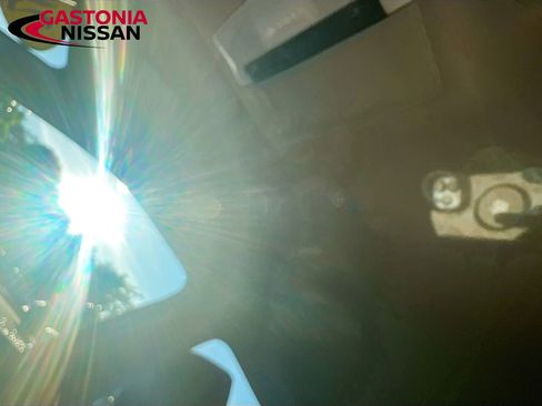 Used 2025 Nissan Rogue S image 27