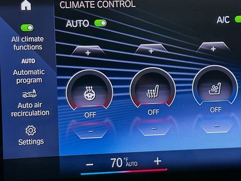 Used 2023 BMW iX xDrive50 w/ Sport Package image 27