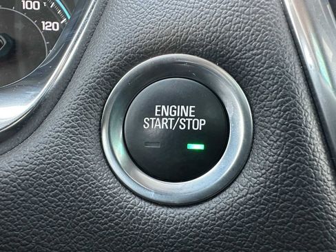 Used 2022 Chevrolet Traverse LT image 35