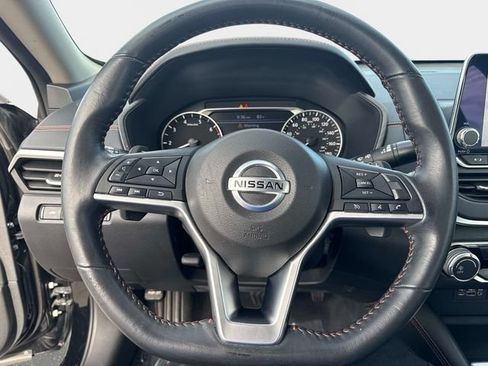 Used 2022 Nissan Altima 2.0 SR FWD image 23