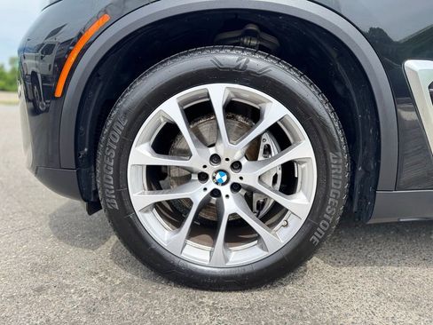 Used 2024 BMW X5 xDrive40i AWD/4WD image 3