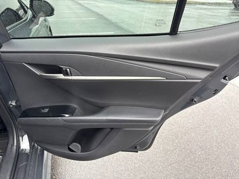 Used 2025 Toyota Camry SE image 16